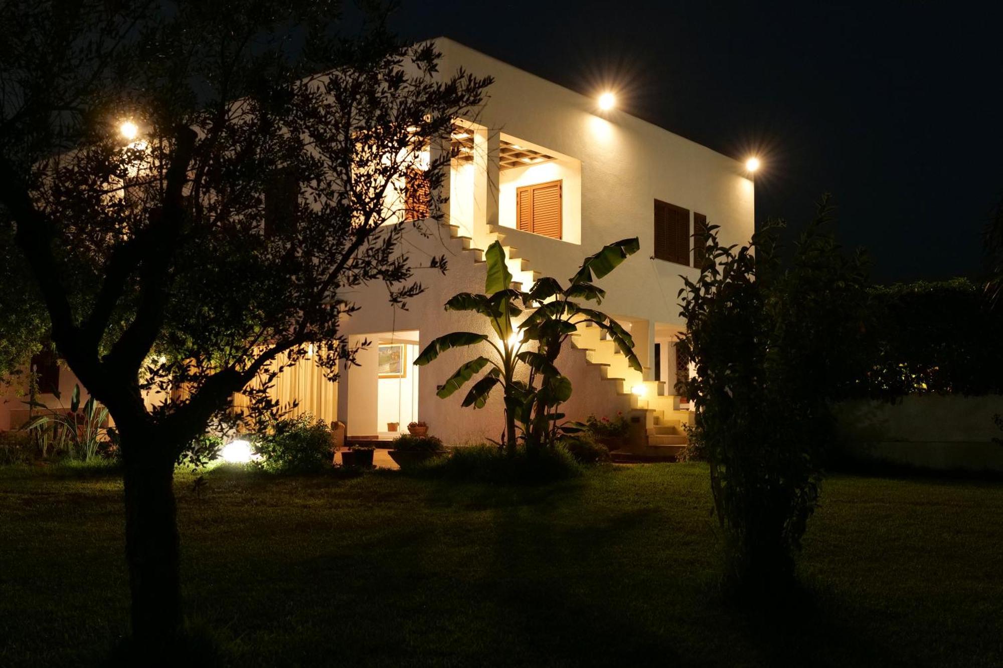 Tenuta Ricco With Pool And Garden - Happy Apartment